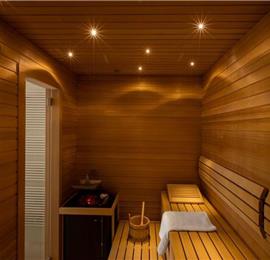 Luxury 4 Bedroom Villa with Infinity Pool, Sauna and Sea Views in Sveti Jakov, near Dubrovnik, Sleeps 8